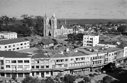 Londrina, d&eacute;cada de 1960. Foto: Yutaka Yasunaka. 